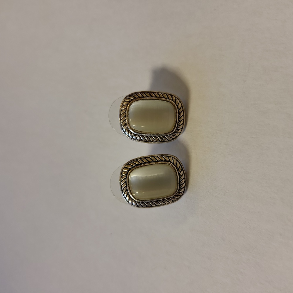 3/$25 ✨️ Pendant & Earring Set - Picture 8 of 9